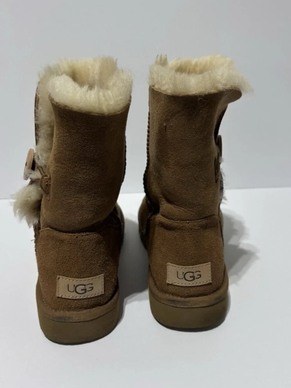 UGG Women’s Bailey Button II Chestnut Boots, Size 8 M